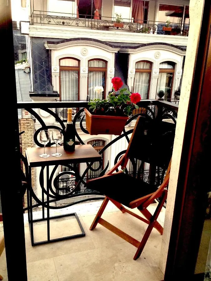 Hotel Belvedere 巴统 公寓式酒店